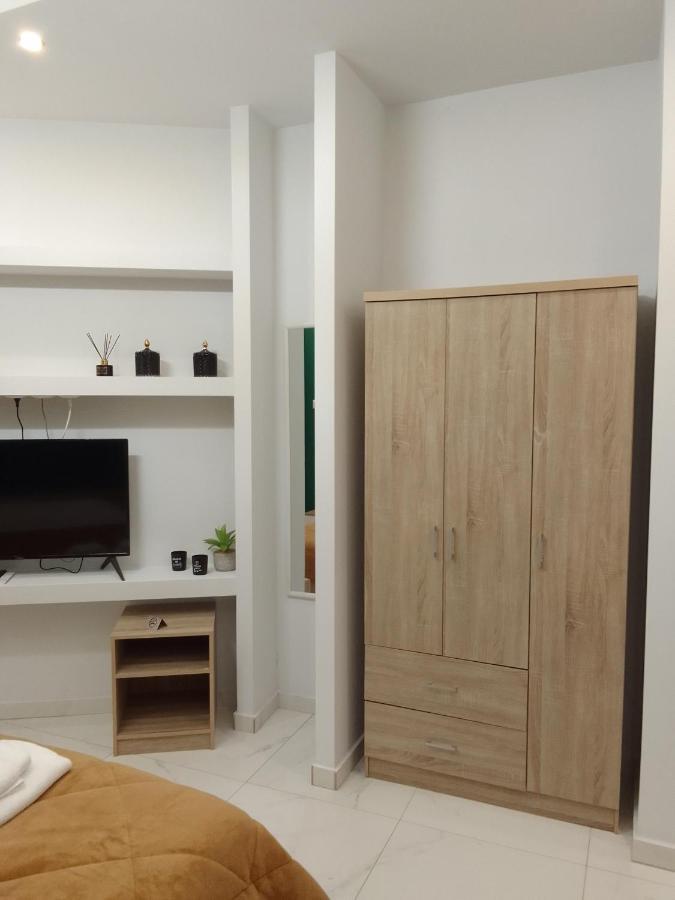 Domus Apartment - City Center Karaferye Dış mekan fotoğraf