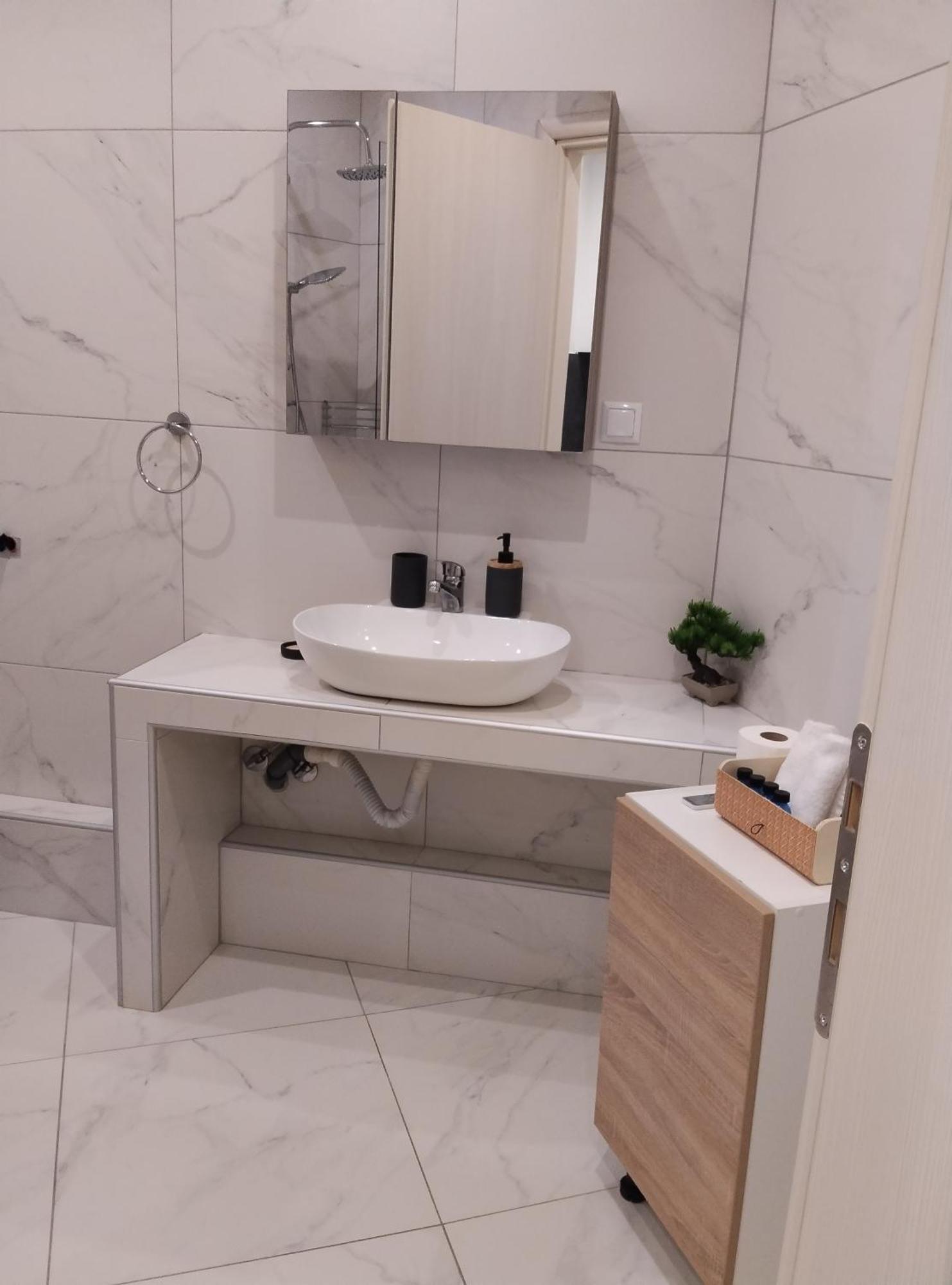 Domus Apartment - City Center Karaferye Dış mekan fotoğraf